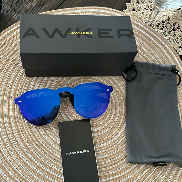 HAWKERS UNISEX SUNGLASSES DRIVE POLARIZED - Picture 1 of 7